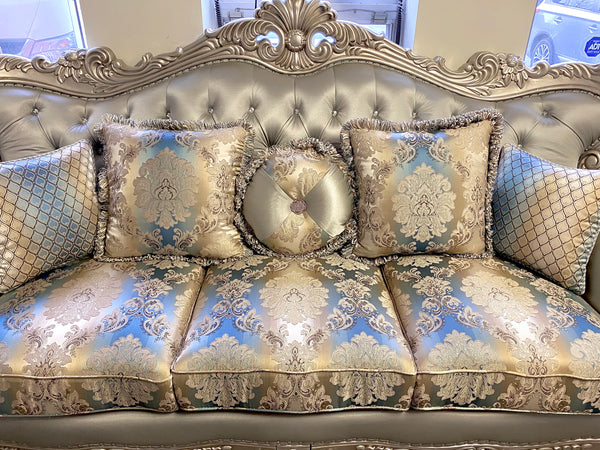 Luxury Traditional Sofa